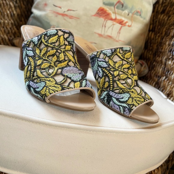 Crown Vintage Shoes - Floral Slide - Crown Vintage Sandal Slide  6M